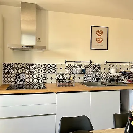 Jannah - Traversant & Centre Apartment